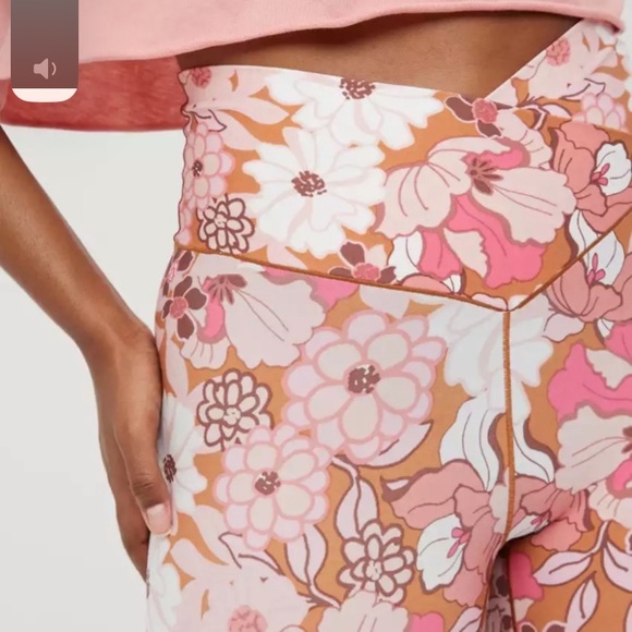 Offline by aerie floral print real me crossover leggings size small - Picture 3 of 13